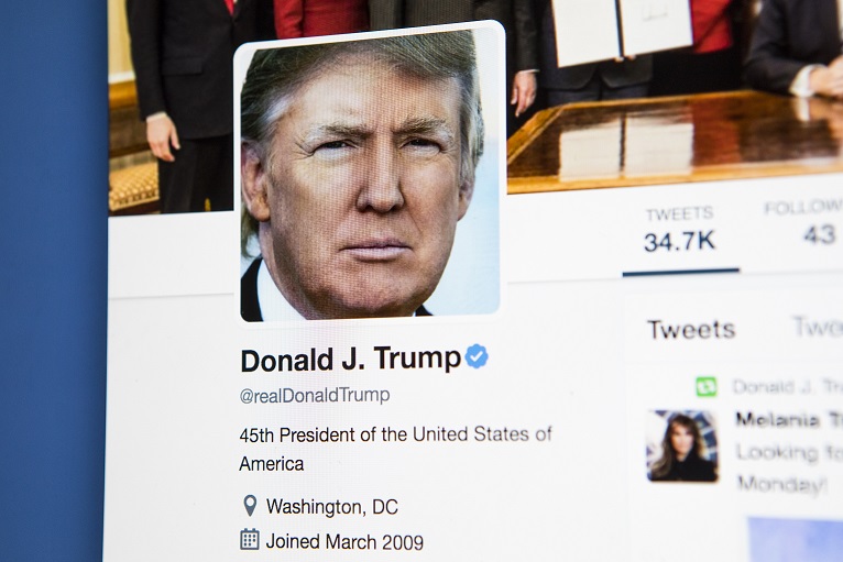 Donald Trump presentationsbild på twitter.